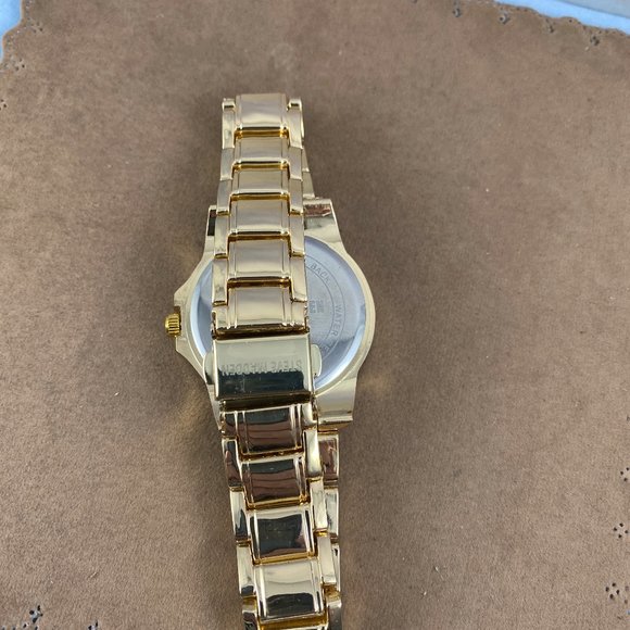 Steve Madden Womens Wrist Watch Gold Tone Crystals - Picture 4 of 5